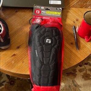 G-Form Pro Rugged 2 Youth Knee Guards Large /XL